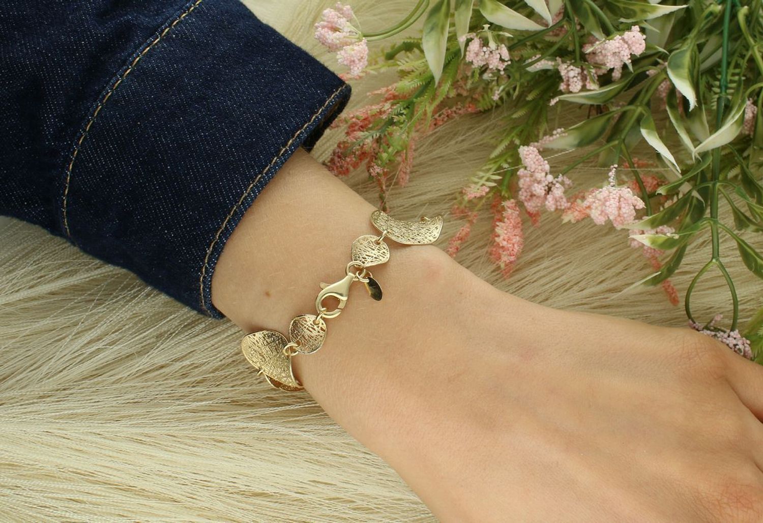 Srebrna bransoletka damska próba 925, pozłacana, z dużymi ażurowymi ogniwami – szerokość ogniwa 2,0 cm, długość 19 cm. Stylowa, lekka i wyjątkowa.1.jpg